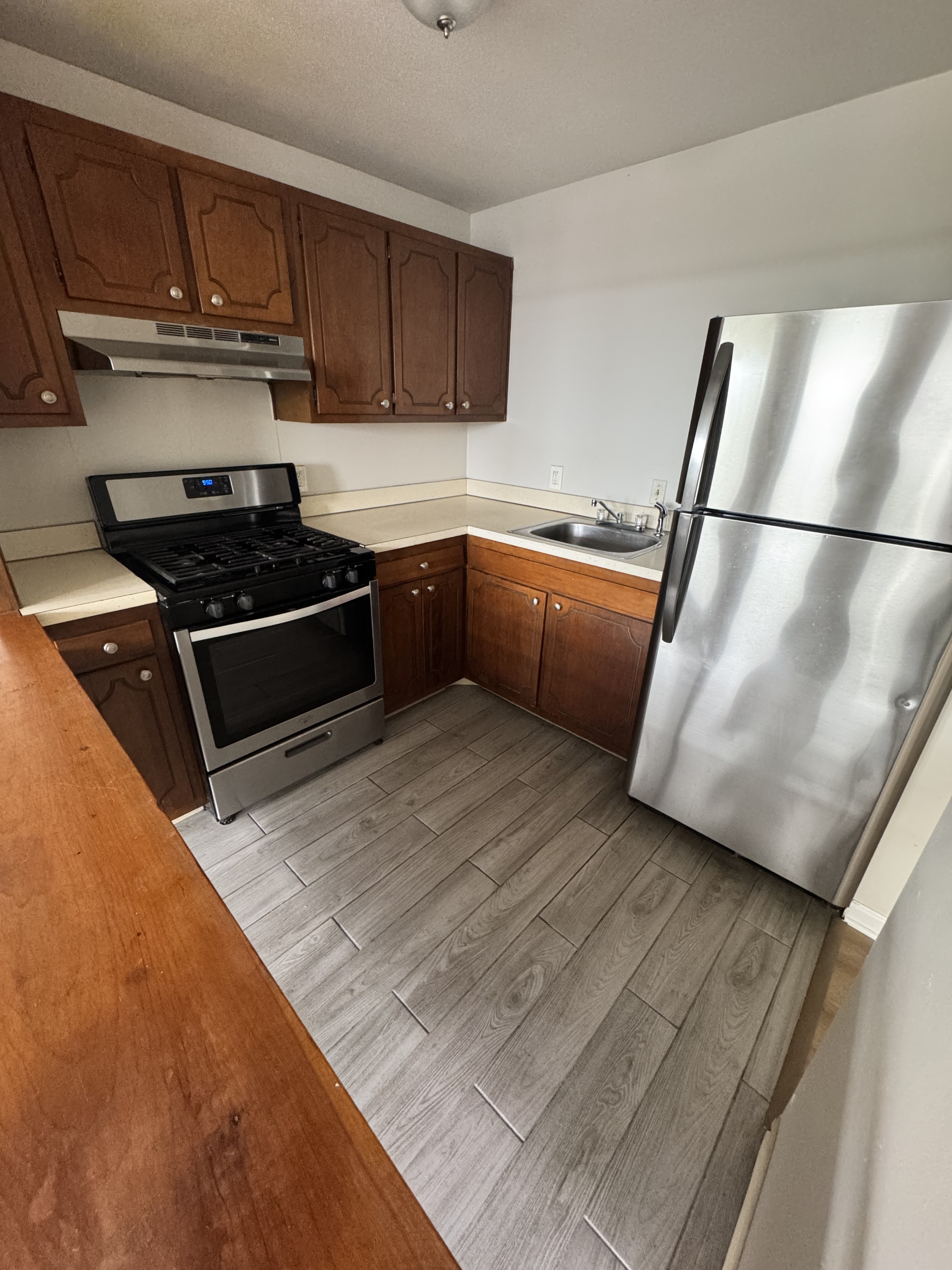 967 ASYLUM AVENUE #8P