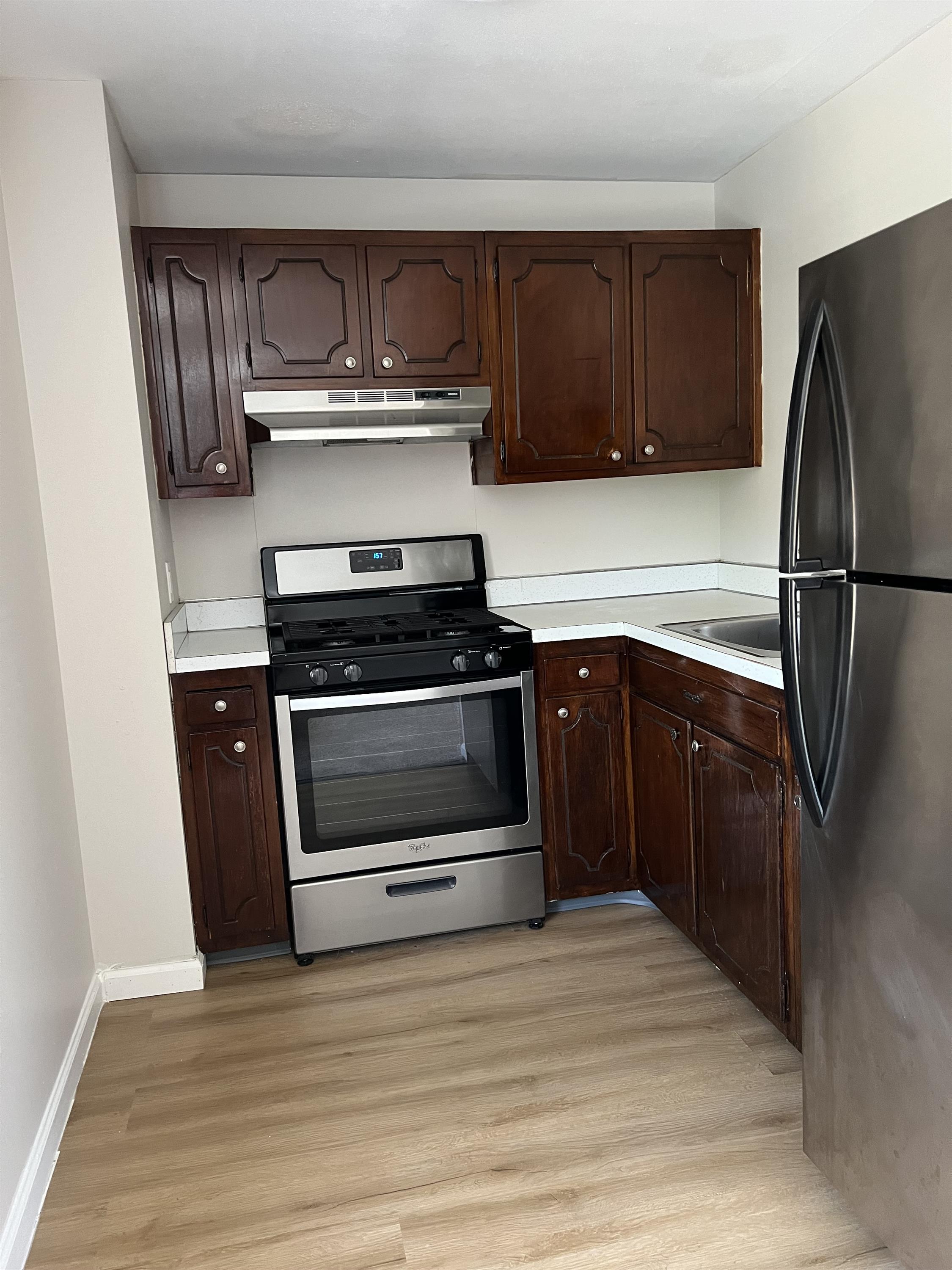 967 ASYLUM AVENUE #5C